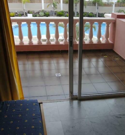 스탠다드 스튜디오 풀장 전망, Marola Park