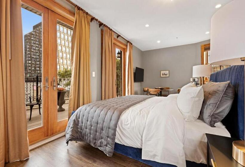 小型豪华套房, The Historic Blue Moon Hotel NYC