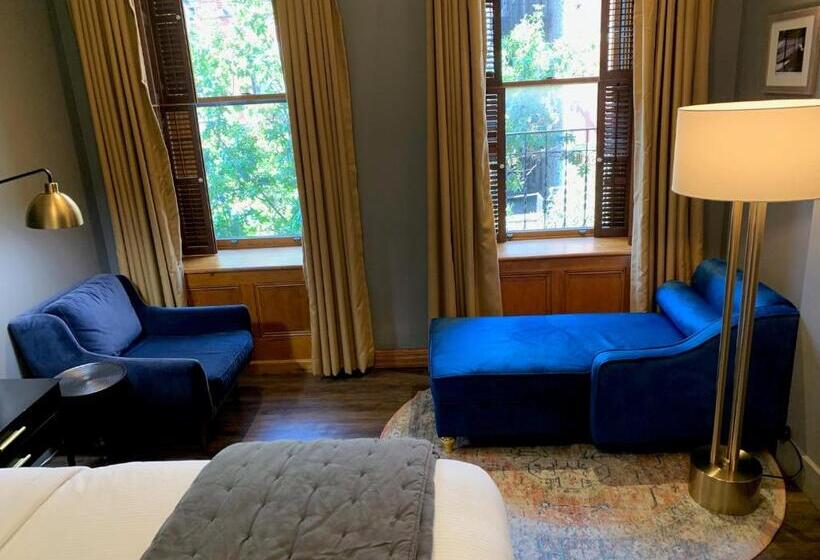 小型套房, The Historic Blue Moon Hotel NYC