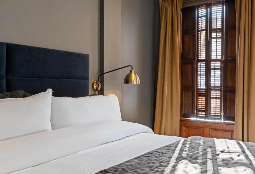 标准间带阳台, The Historic Blue Moon Hotel NYC