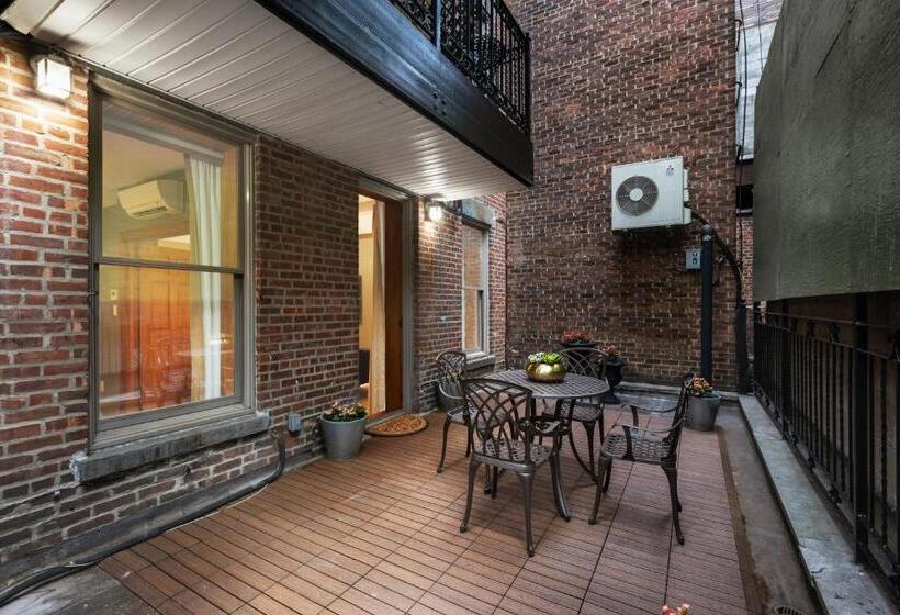 家庭套房, The Historic Blue Moon Hotel NYC