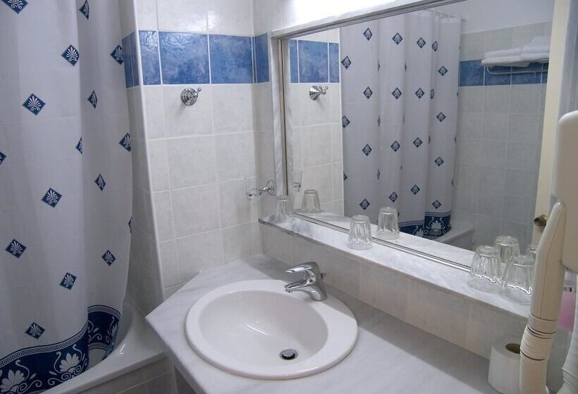 Номер Стандарт Трехместный, Alexandros Hotel    All Inclusive