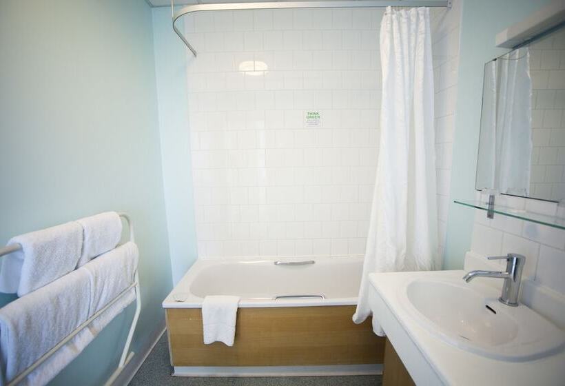 标准三人间, Citrus Hotel Cardiff By Compass Hospitality
