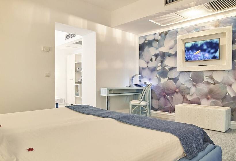 חדר משפחתי, Continental Forum Sibiu