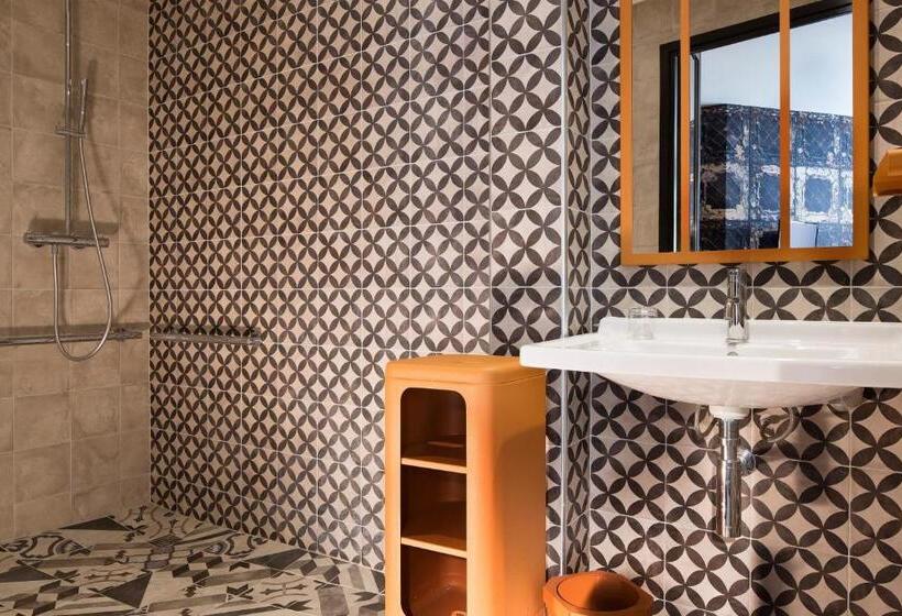 标准单人间, Espace Champerret