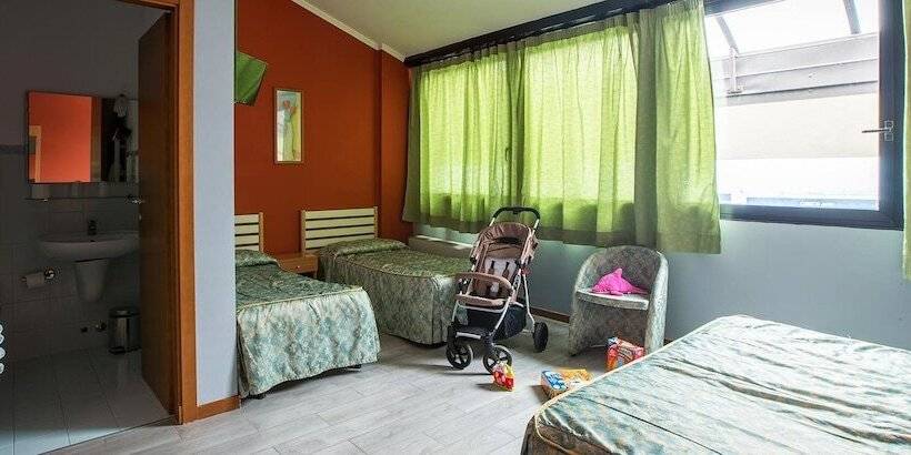 スタンダード4人部屋, Garda