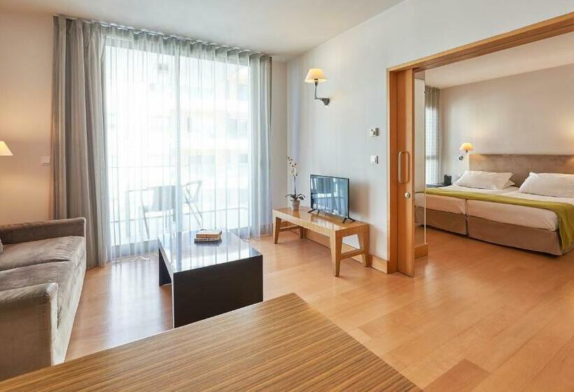 Апартаменты 1 Спальня Боковой Вид на Море, Golden Residence