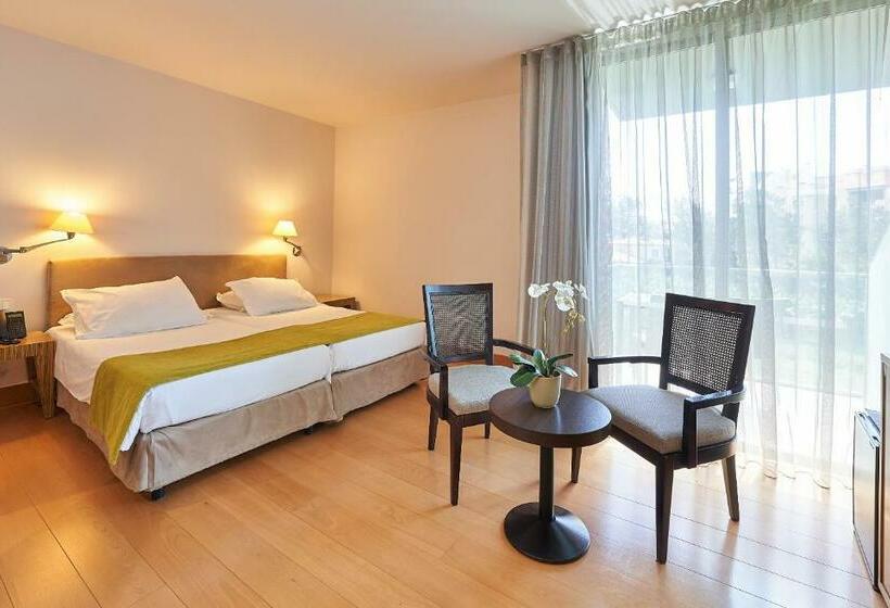 サイドオーシャンビュースタンダードルーム, Golden Residence