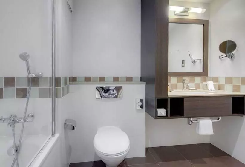 اتاق خانوادگی, Hilton Dublin Kilmainham