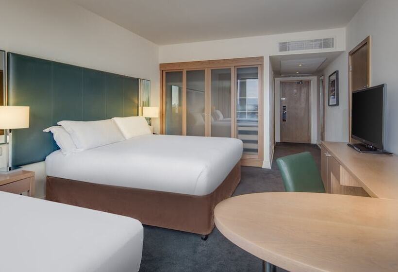 اتاق خانوادگی, Hilton Dublin Kilmainham