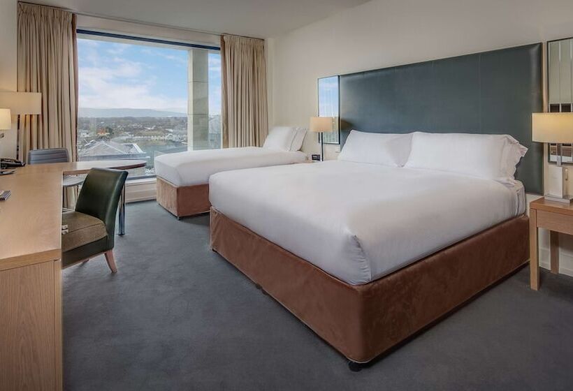 اتاق خانوادگی, Hilton Dublin Kilmainham