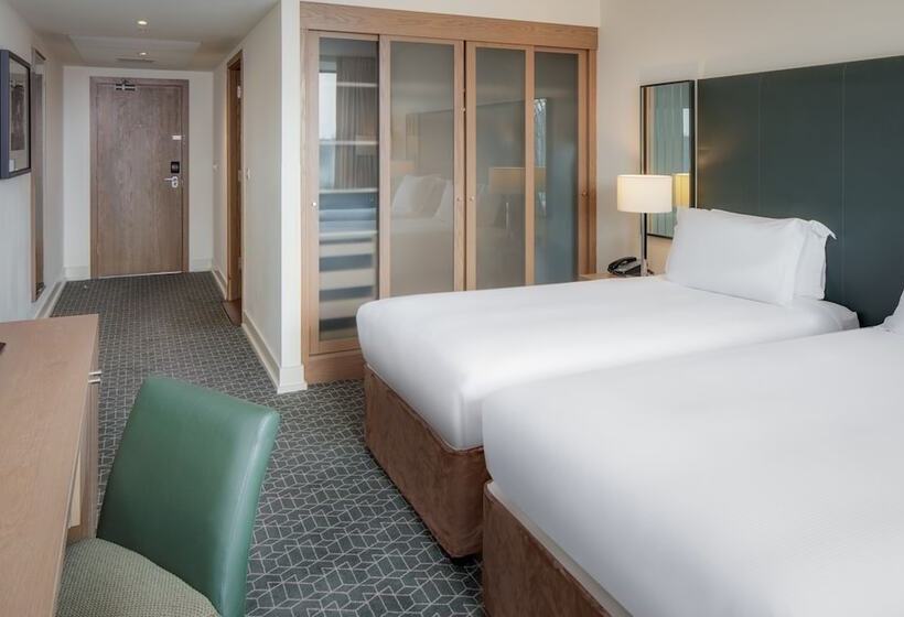 اتاق استاندارد با چشم‌انداز, Hilton Dublin Kilmainham