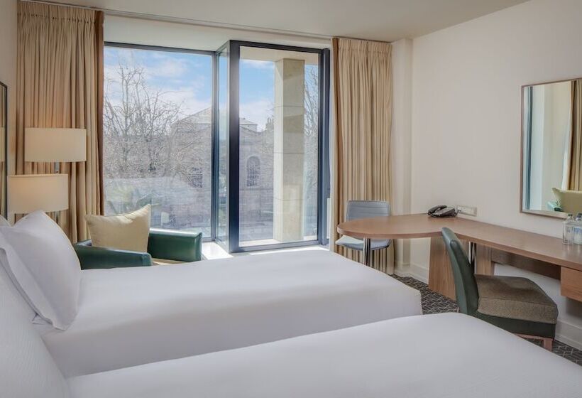 اتاق استاندارد با چشم‌انداز, Hilton Dublin Kilmainham