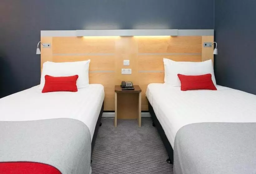 اتاق استاندارد, Holiday Inn Express Antrim, An Ihg