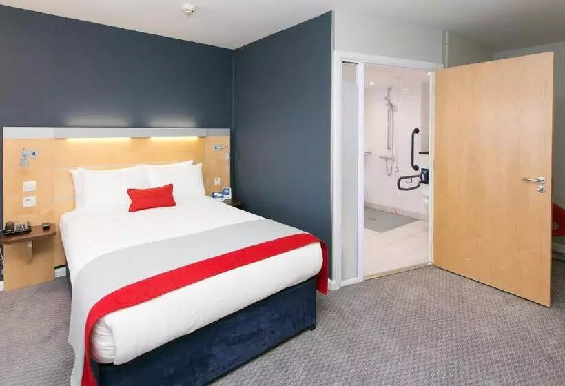 اتاق استاندارد برای معلولان, Holiday Inn Express Antrim, An Ihg