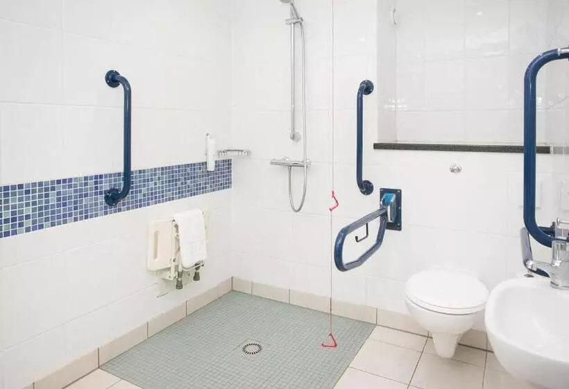 اتاق استاندارد برای معلولان, Holiday Inn Express Antrim, An Ihg