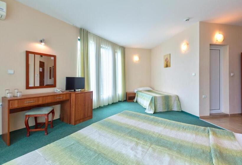 Номер Стандарт Трехместный, L&B