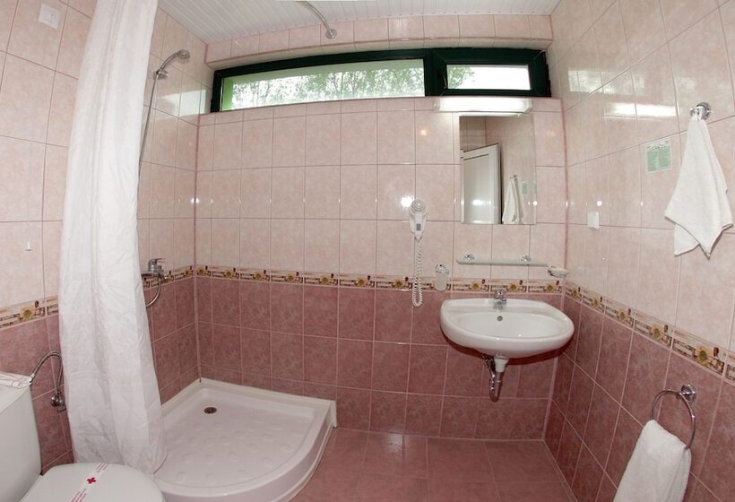 Номер Стандарт Трехместный, L&B