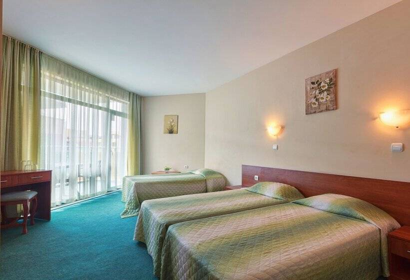 Номер Стандарт Трехместный, L&B