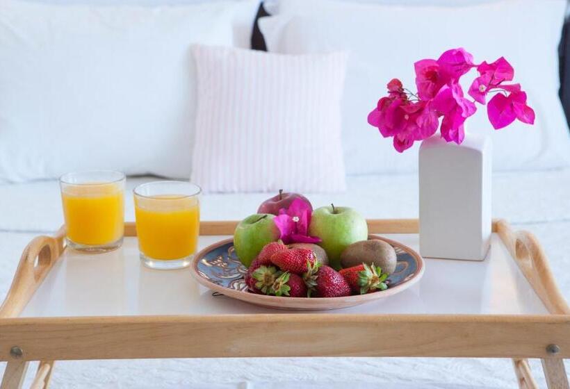 اتاق کلاسیک چهارنفره, Lindos Sun