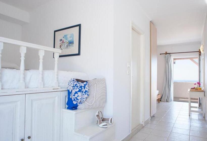 اتاق کلاسیک چهارنفره, Lindos Sun