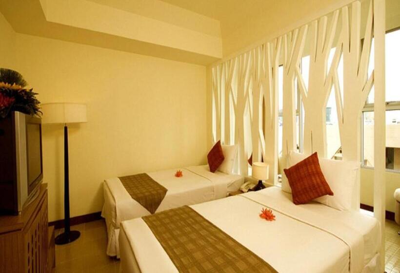 חדר סופריור, Maninarakorn