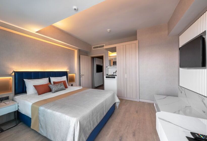 اتاق خانوادگی, Lago