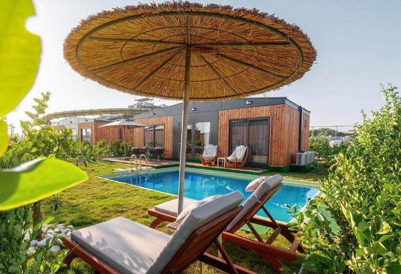 ویلای یک اتاق خوابه با استخر شنا, Lago