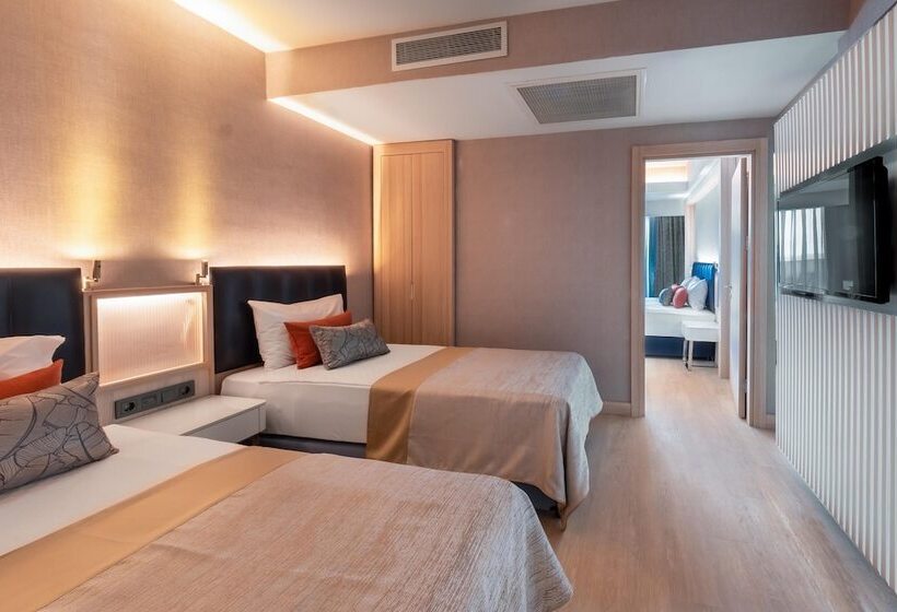 اتاق خانوادگی با چشم‌انداز باغ, Lago