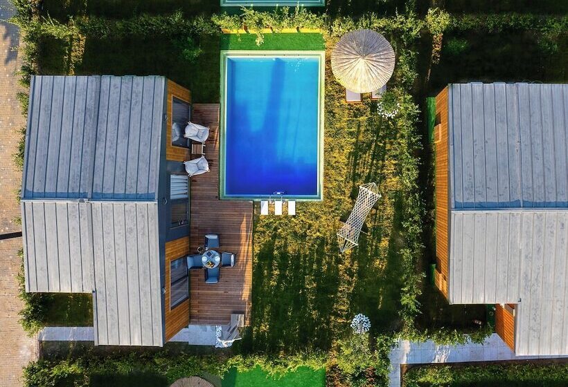 ویلای یک اتاق خوابه با استخر شنا, Lago