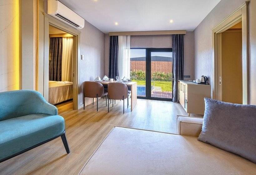 ویلای یک اتاق خوابه با استخر شنا, Lago