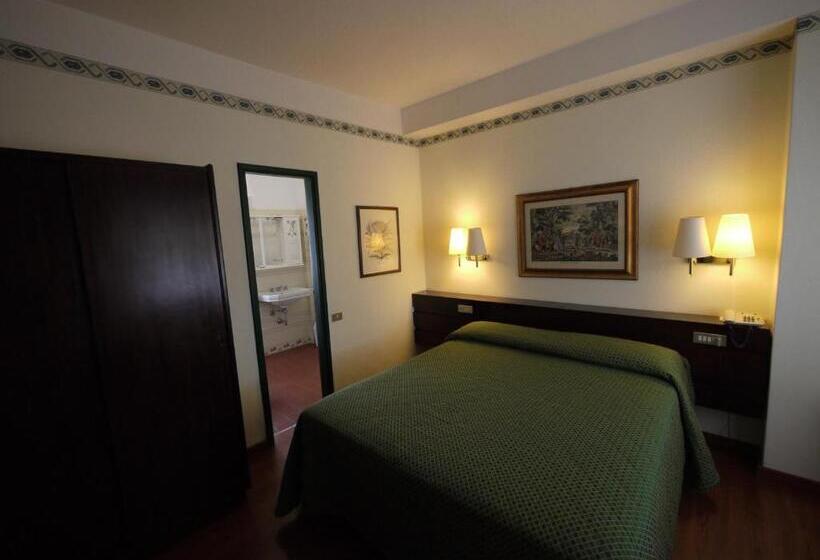 标准间, Piccadilly