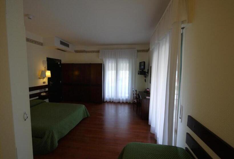 豪华海景房带阳台, Piccadilly