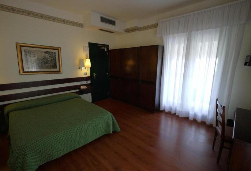 豪华海景房带阳台, Piccadilly