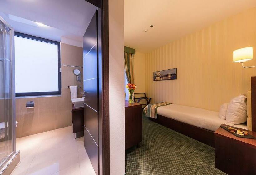 غرفة قياسية فردية, President