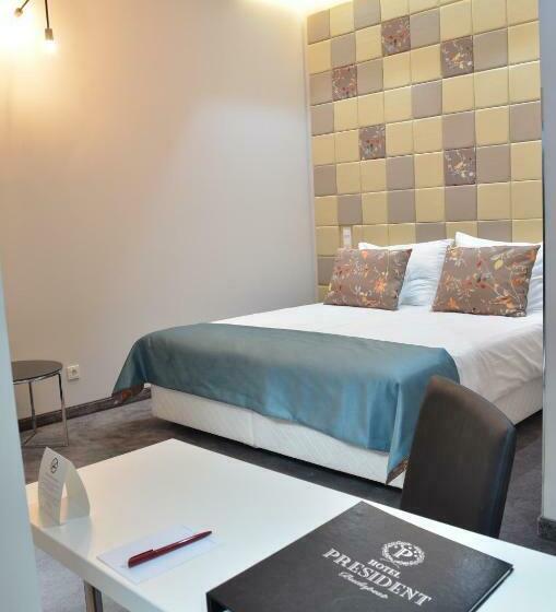 غرفة قياسية, President