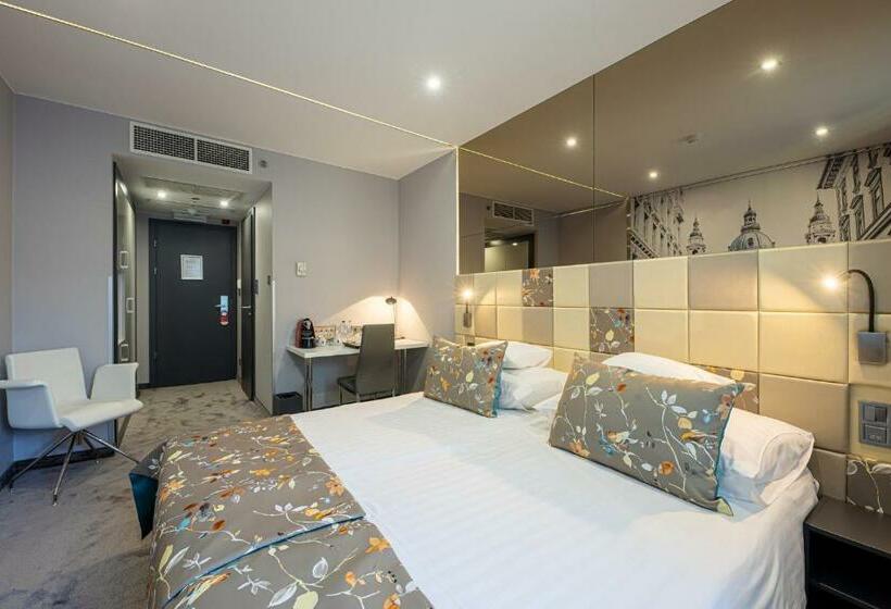 غرفة قياسية, President