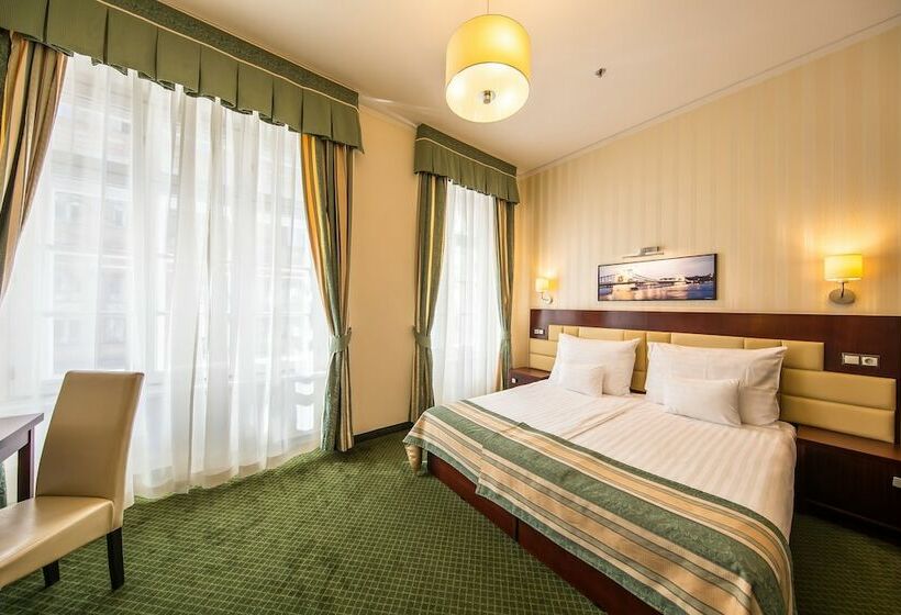 غرفة قياسية, President