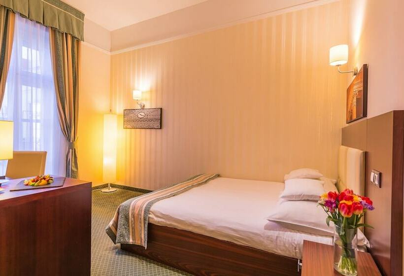 غرفة قياسية, President