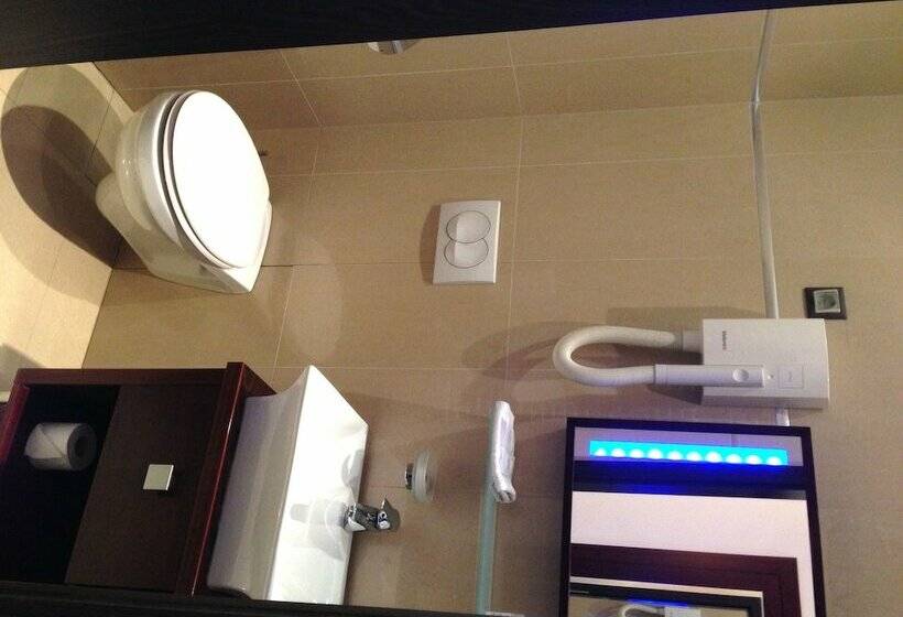 غرفة قياسية, President