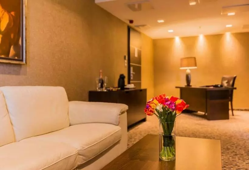 سوییت, President Budapest, Affiliated by Meliá