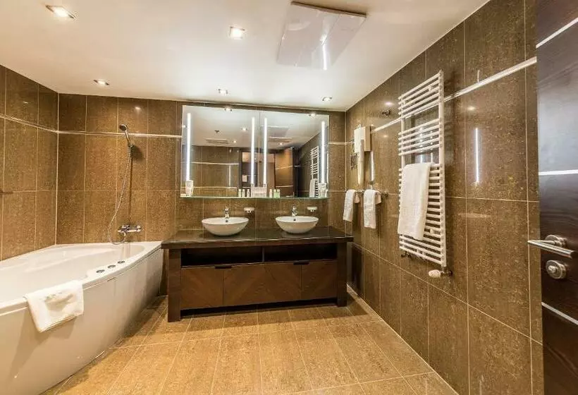 سوییت, President Budapest, Affiliated by Meliá