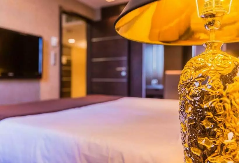 سوییت, President Budapest, Affiliated by Meliá