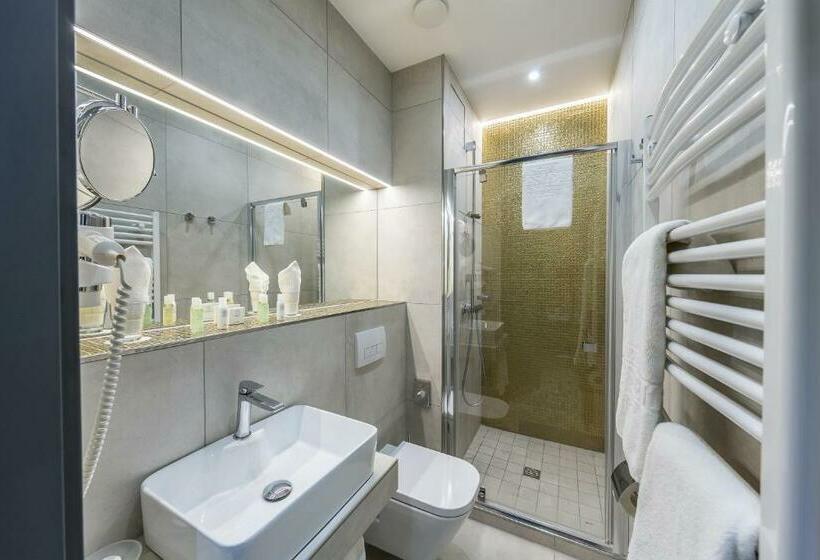 غرفة سوبيريور, President