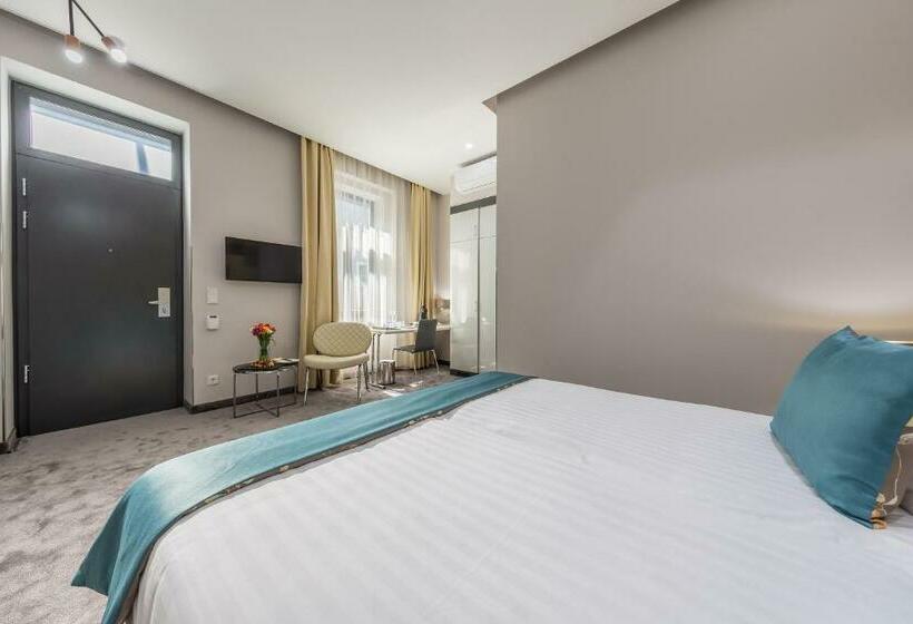 غرفة سوبيريور, President