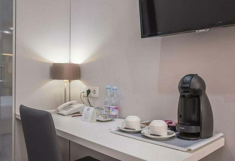 غرفة سوبيريور, President