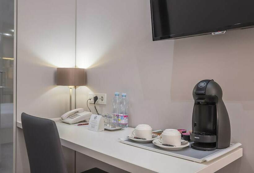 غرفة سوبيريور, President