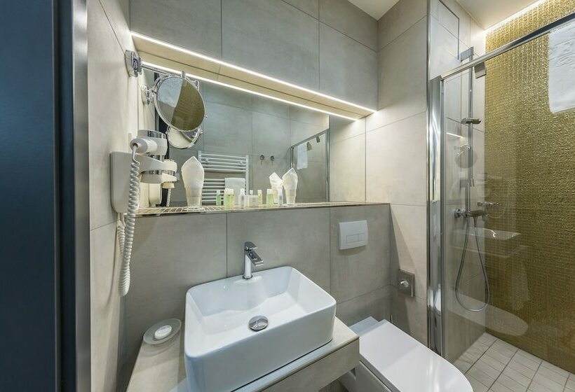 غرفة سوبيريور, President