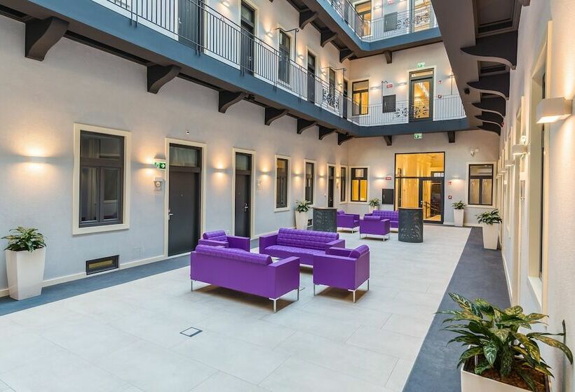 غرفة سوبيريور, President