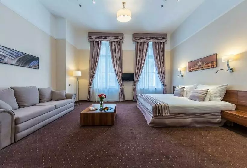 سوییت جونیور, President Budapest, Affiliated by Meliá
